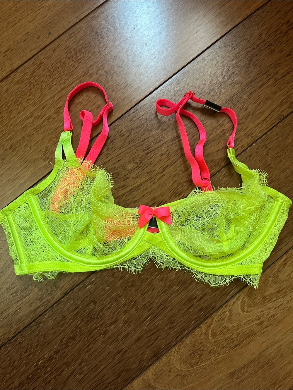 NWT Victoria’s Secret Very Sexy Unlined Demi Underwire Bra